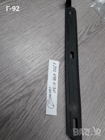  A2026984130**НОВО**MERCEDRS-BENZ**W202**ПРЕДНО ДОЛНО ЛЯВО УПЛЪТНЕНИЕ ЗА КАЛНИК**, снимка 6 - Части - 37325145