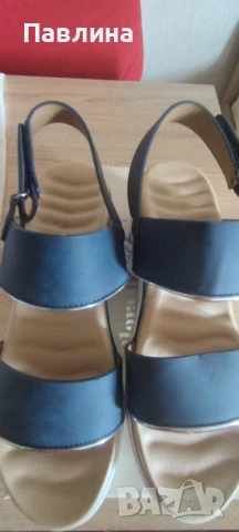 Сини сандали.Нови.С етикет 38 номер.30 лв.