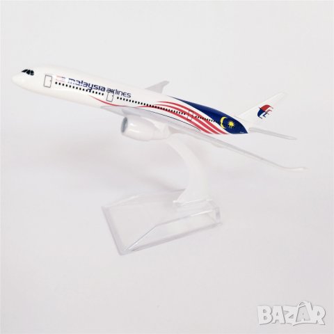Еърбъс 350 самолет модел макет Malaysia Airlines метален A350, снимка 2 - Колекции - 42897568