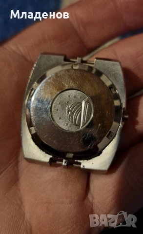 Каса от часовник Omega Constellation .