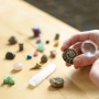 Нов Образователен комплект фосили кристали минерали с лупа STEM играчка, снимка 4