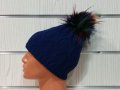 Нова зимна дамска тъмносиня шапка с шарен помпон/пух, снимка 8