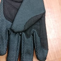 Продавам чисто нови трислойни уиндстопърни удобни разтегливи ръкавици , снимка 3 - Ръкавици - 38545851