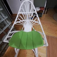 Продавам дизайнерски люлеещ стол., снимка 1 - Столове - 44500963