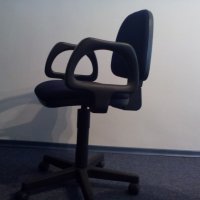 Стол, снимка 1 - Столове за офис - 29170043