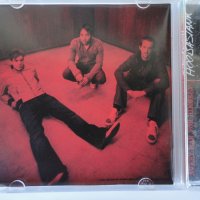 Hoobastank ‎– Every Man For Himself - Оригинален диск, снимка 5 - CD дискове - 29795779