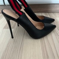 Черни обувки на висок ток, снимка 1 - Дамски обувки на ток - 36863521