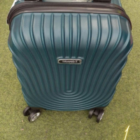 Стилен куфар с колелца , снимка 6 - Куфари - 44779727