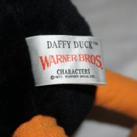 Vintage Оригинална Плюшена Играчка Daffy Duck Warner Bros Looney Toons Made in Korea от 1988г, снимка 16 - Колекции - 42509557