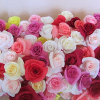 300 рози, снимка 2 - Изкуствени цветя - 31346457