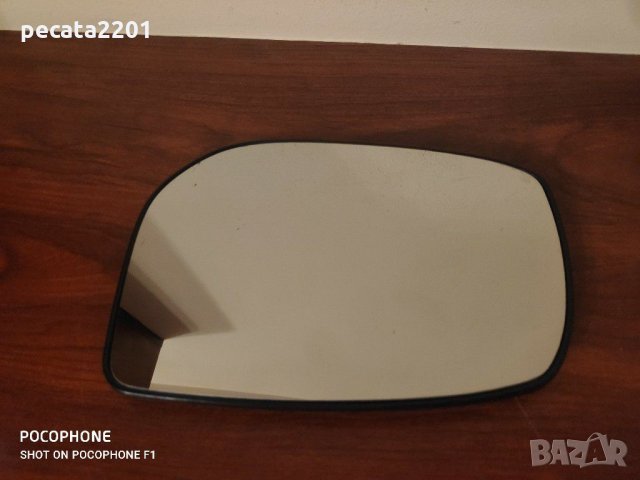 Продавам - ляво стъкло за огледало за Тойота Ярис
