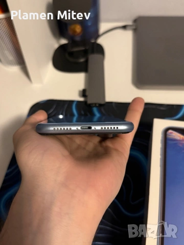 iPhone XR Blue 64GB пълен комплект подарък три калъфа, снимка 5 - Apple iPhone - 54211735