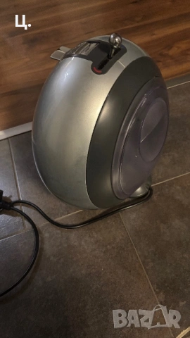 Кафе машина Dolche Gusto, снимка 2 - Кафемашини - 53080622