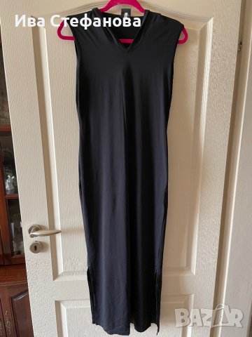 Спортна нова  еластична черна рокля с качулка , снимка 2 - Рокли - 37308477