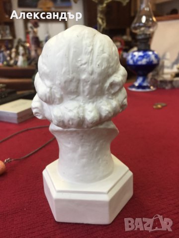 Порцеланова фигура "Goebel" №3345 , снимка 4 - Други ценни предмети - 39414390