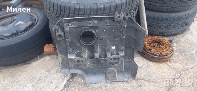 Декоративна Кора Над Двигател  Audi A3  2,0 TDI 2003-2009 Година  Ауди А3, снимка 4 - Части - 40474685
