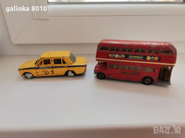 Стари метални колички