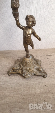 Голям бронзов свещник, снимка 3 - Антикварни и старинни предмети - 54237951