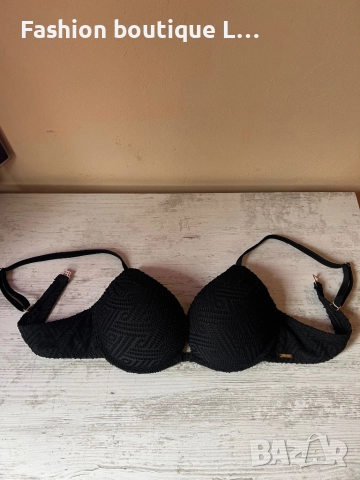 Черно горнище на бански със златни детайли B чашка 🖤