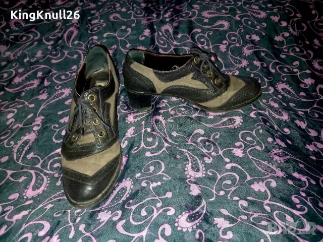 Обувки Arise с нисък ток 