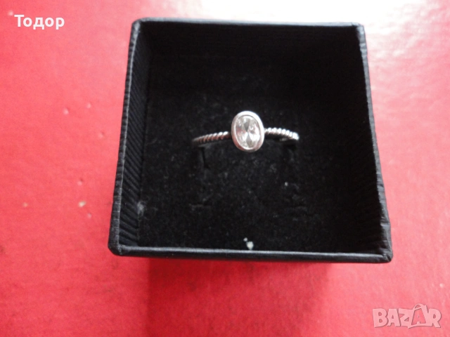 Уникален сребърен пръстен с камък