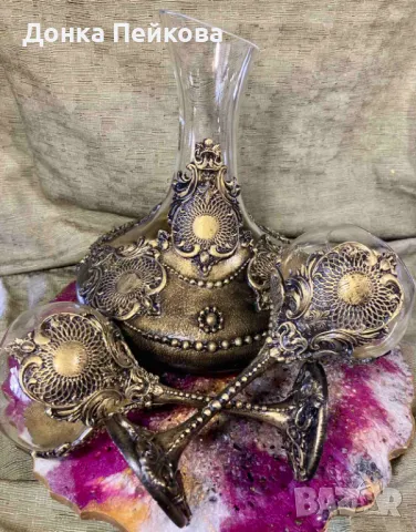 Ръчно изработен сервиз . декантер с две чаши в злато, снимка 2 - Сервизи - 49107939