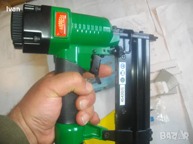 НОВ НИДЕРЛАНДСКИ ОРИГИНАЛЕН ГОЛЯМ КОМБИНИРАН ТАКЕР 2010г. СКОБИ ПИРОНИ ДО 50мм , снимка 16 - Други инструменти - 49427187