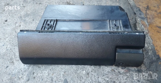 Жабка Мерцедес C W202, снимка 2 - Части - 51332904