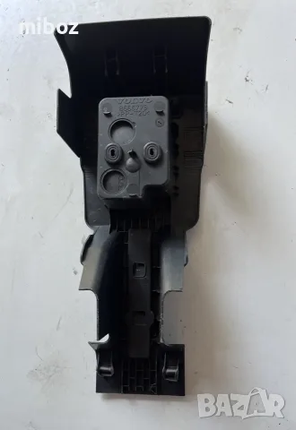 Централна конзола трети ред Волво Volvo XC90 2010, снимка 3 - Части - 55740383