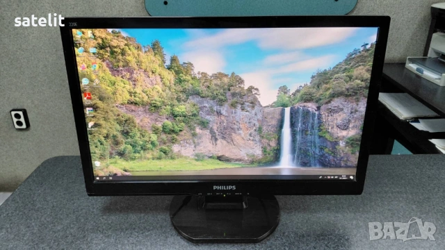 Продавам компютърни кутии и два монитора в много добро състояние   , снимка 12 - Монитори - 53193170