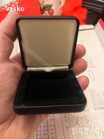 Кожена кутия за монета, снимка 2 - Нумизматика и бонистика - 52915430