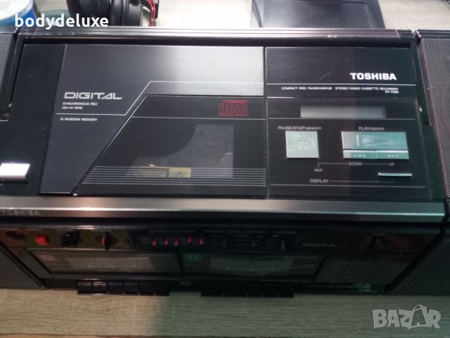 Toshiba RT-7096 радио-касетофон-компакт диск плейър, снимка 3 - Радиокасетофони, транзистори - 35420527