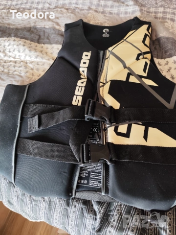 Спасителна жилетка/жилетка за водни спортове