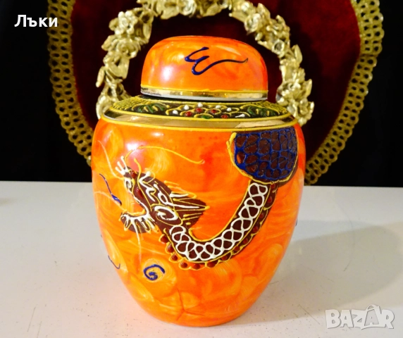 Ваза,буркан,урна,японски порцелан Satsuma Dragonware,злато. 