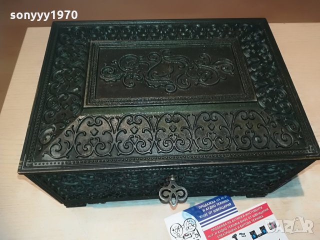 поръчана-АНТИКА-СТАРА МЕТАЛНА КУТИЯ С КЛЮЧ-25Х19Х15СМ, снимка 4 - Колекции - 29235098