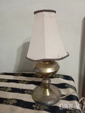 Винтидж настолна лампа