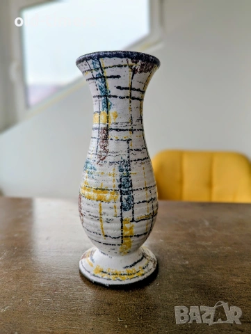 Заглавие: Винтидж ваза Bay Keramik (West Germany) – Модел 305/18