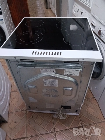 Свободно стояща печка с керамичен плот Gram с PIROLISE с две години гаранция!, снимка 3 - Печки, фурни - 53039771