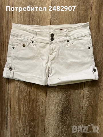 Къси дамски панталони