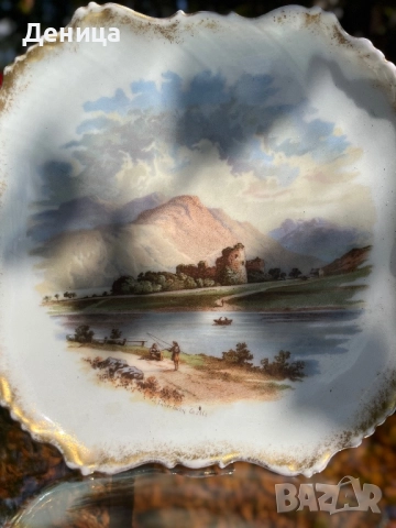 Замъкът Инверлохи.  Декоративна порцеланова чиния с вълнообразни ръбове и златиста украса.  , снимка 3 - Декорация за дома - 51478907