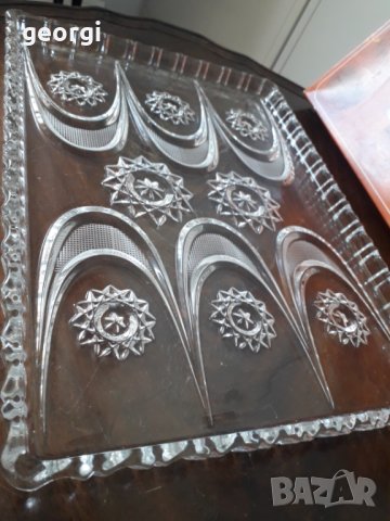 Немско релефно плато поднос Walter glas   13/3, снимка 2 - Прибори за хранене, готвене и сервиране - 31995527
