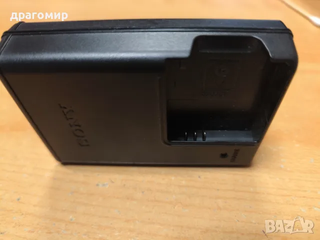 SONY BC-CSK BATTERY CHARGER , снимка 3 - Батерии, зарядни - 48246877