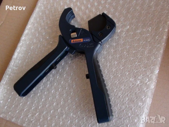 Garant - MADE IN GERMANY - ЧИСТО НОВИ Profi Ножици за Маркучи и PVC материали до 28 mm диаметър !!!!, снимка 3 - Клещи - 49308142