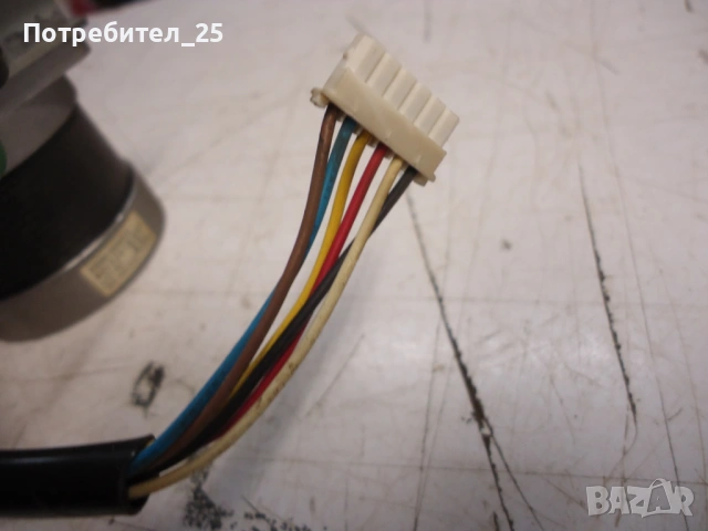 Стъпков ел.мотор, снимка 2 - Електродвигатели - 53941826