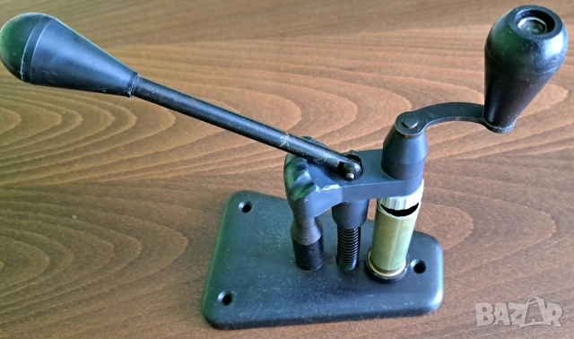 Машинка за ловни патрони УПС-7, снимка 2 - Ножове - 53187928