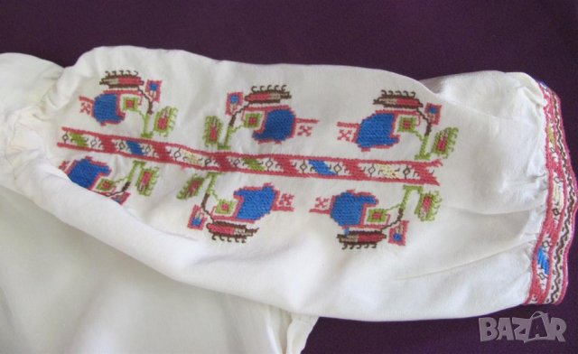 Стара Ръчно Бродирана Копринена Женска Риза, снимка 5 - Антикварни и старинни предмети - 36590517