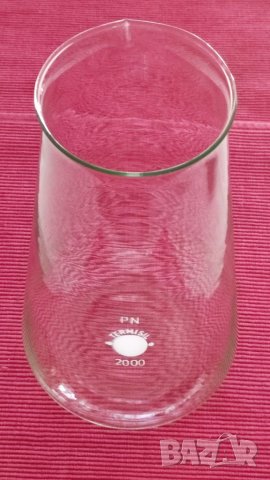 Лабораторна стъклария 2000 ml. 