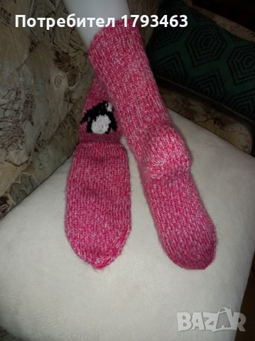 Ръчно плетени чорапи с картинка размер 37-38 размер 37,38⁹ пингвинче, снимка 2 - Дамски чорапи - 38593899
