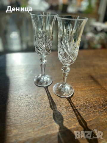 Елегантни кристални чаши за двама Височина-20 см Вместимост-180 мл Цена-15 евро, снимка 2 - Чаши - 53265735