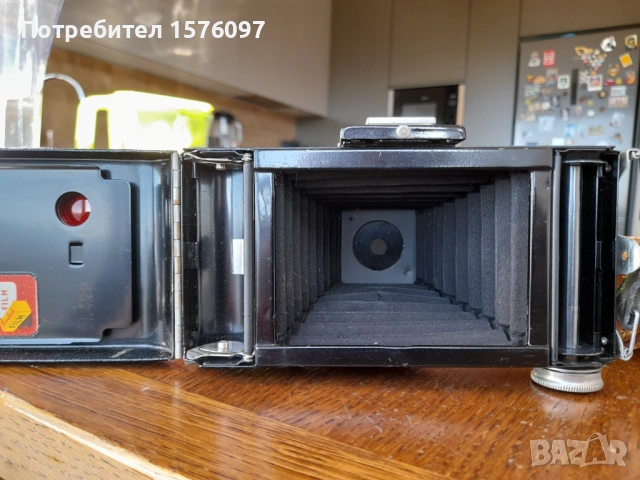 Мехов фотоапарат от края на 1930-те г. Kodak Folding Brownie Six-20 с чанта и филм, снимка 7 - Фотоапарати - 53107530